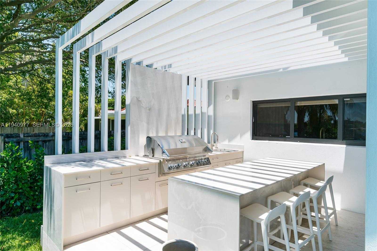 Small Image of 2560 NORTH EAST 199TH ST, Miami Number 42