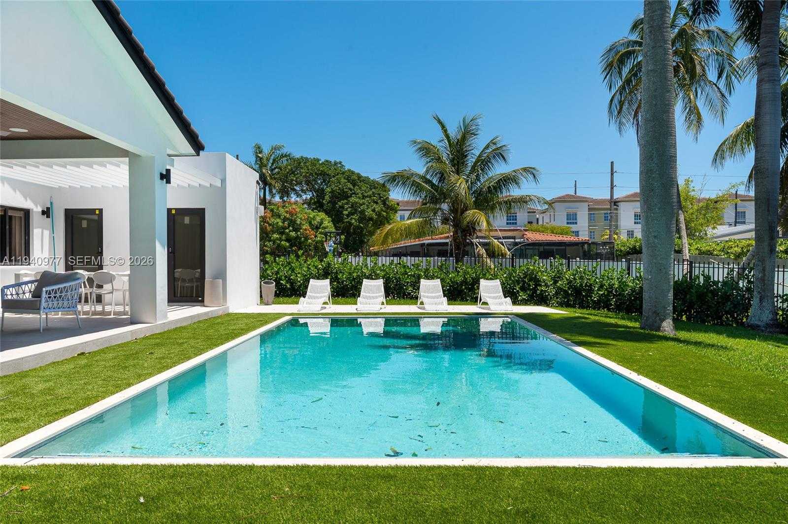 Small Image of 2560 NORTH EAST 199TH ST, Miami Number 47