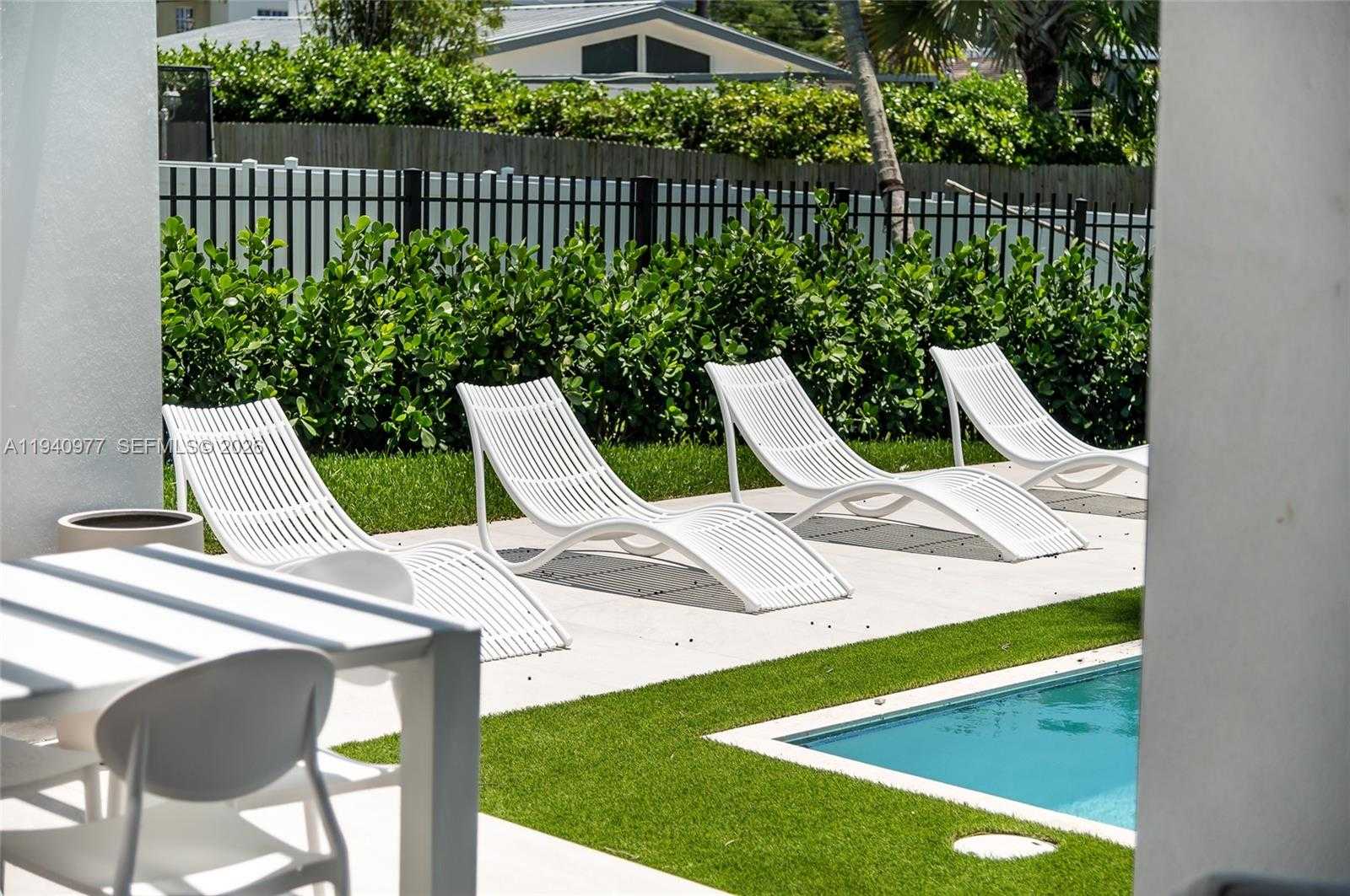 Small Image of 2560 NORTH EAST 199TH ST, Miami Number 50