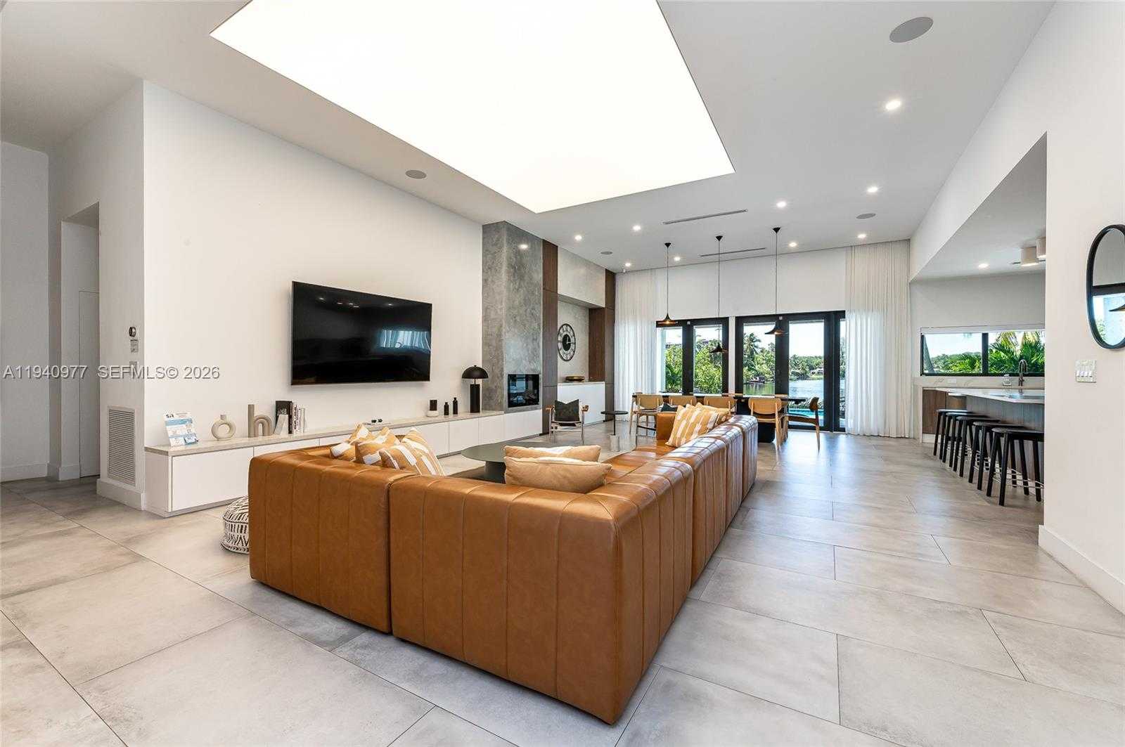 Small Image of 2560 NORTH EAST 199TH ST, Miami Number 6