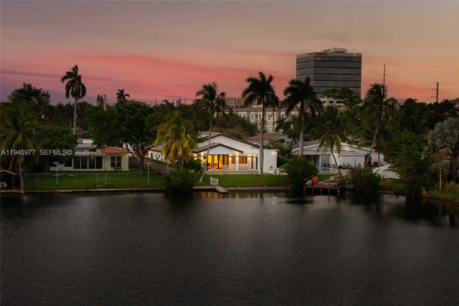 Small Image of 2560 NORTH EAST 199TH ST, Miami Number 68