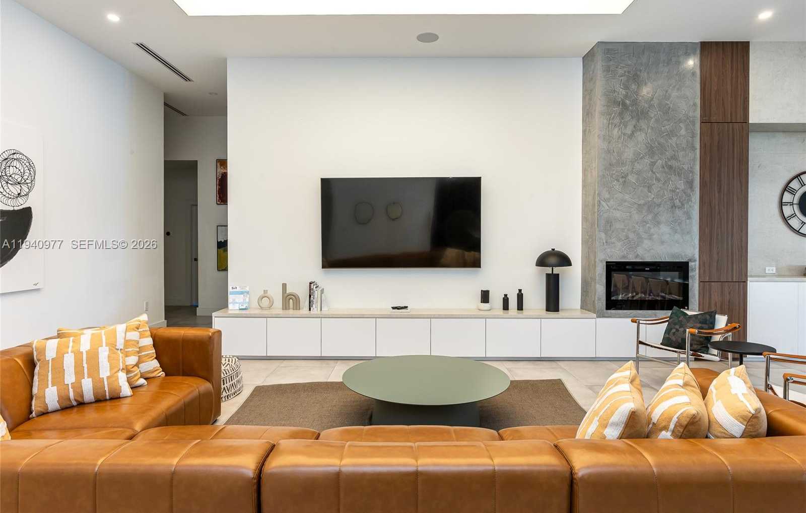 Small Image of 2560 NORTH EAST 199TH ST, Miami Number 8