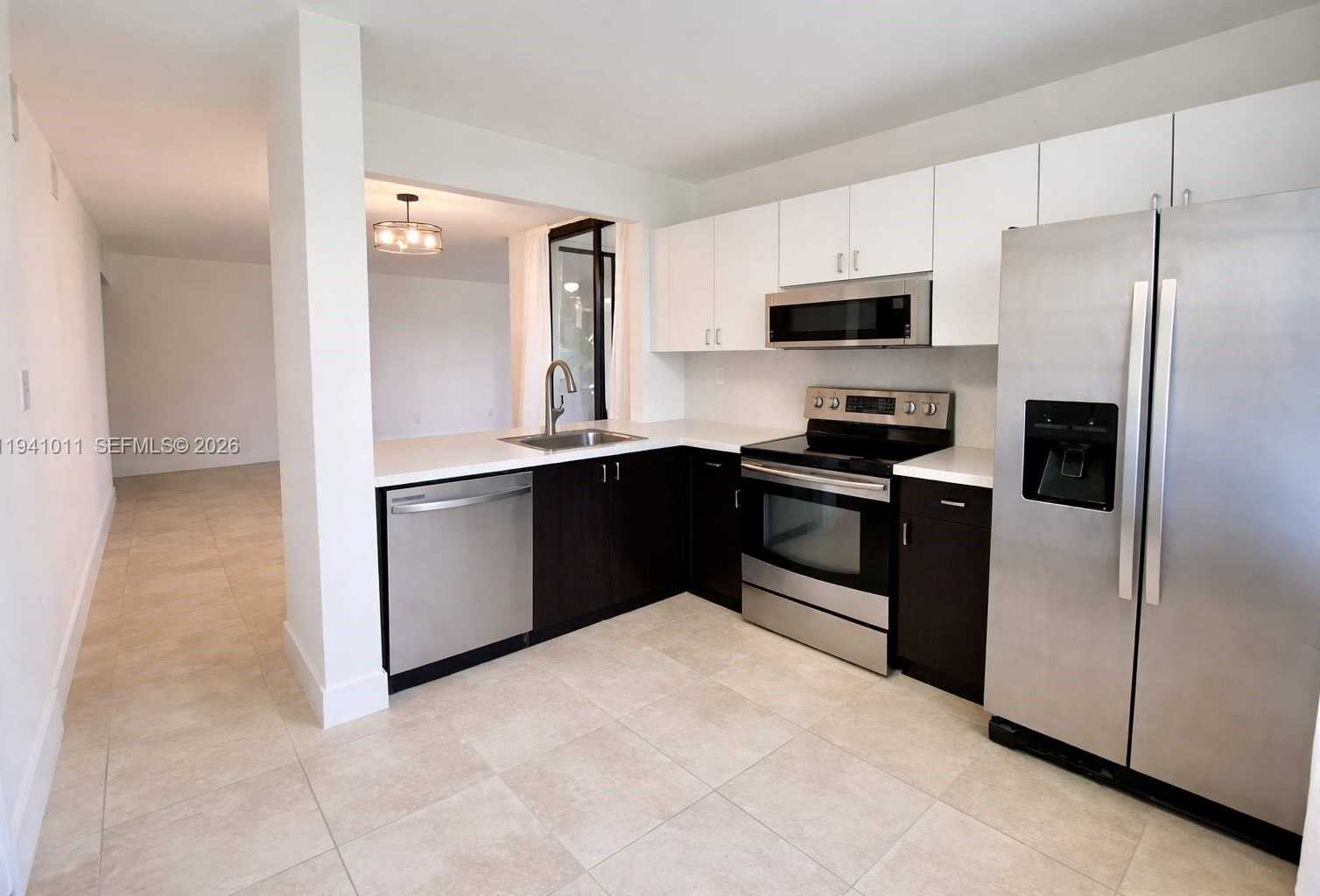 Small Image of 3552 MAGELLAN CIR #126, Aventura Number 4