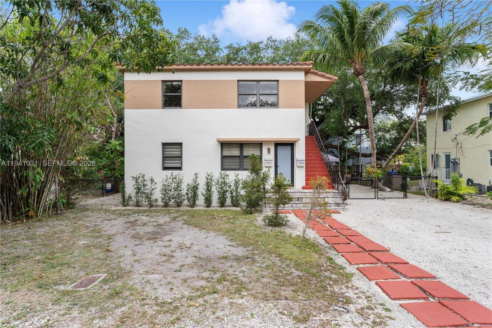 Small Image of 3202 ELIZABETH ST #3202, Miami Number 15