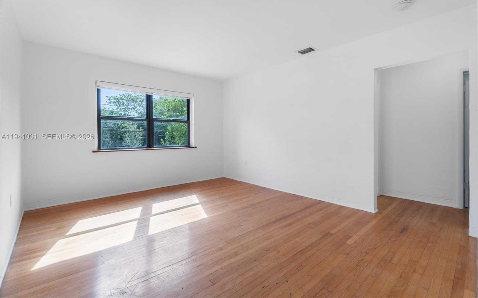 Small Image of 3202 ELIZABETH ST #3202, Miami Number 8