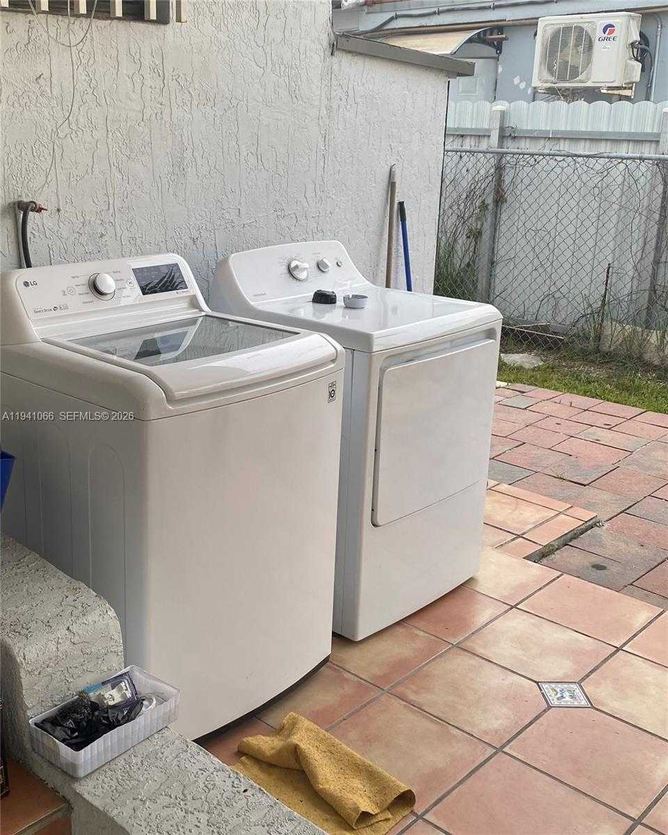 Small Image of 1631 NORTH WEST 29TH AVE, Miami Number 32