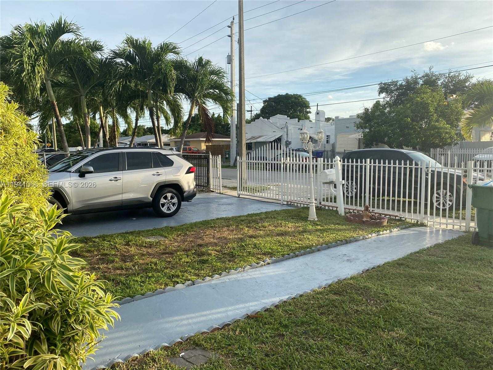 Small Image of 1631 NORTH WEST 29TH AVE, Miami Number 6