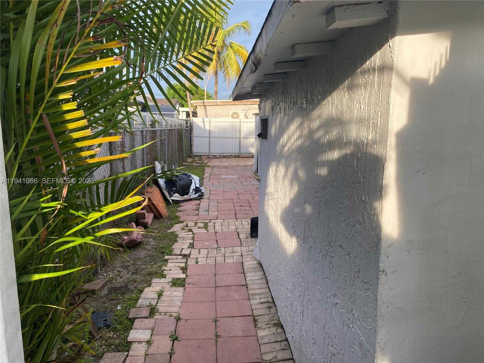 Small Image of 1631 NORTH WEST 29TH AVE, Miami Number 9