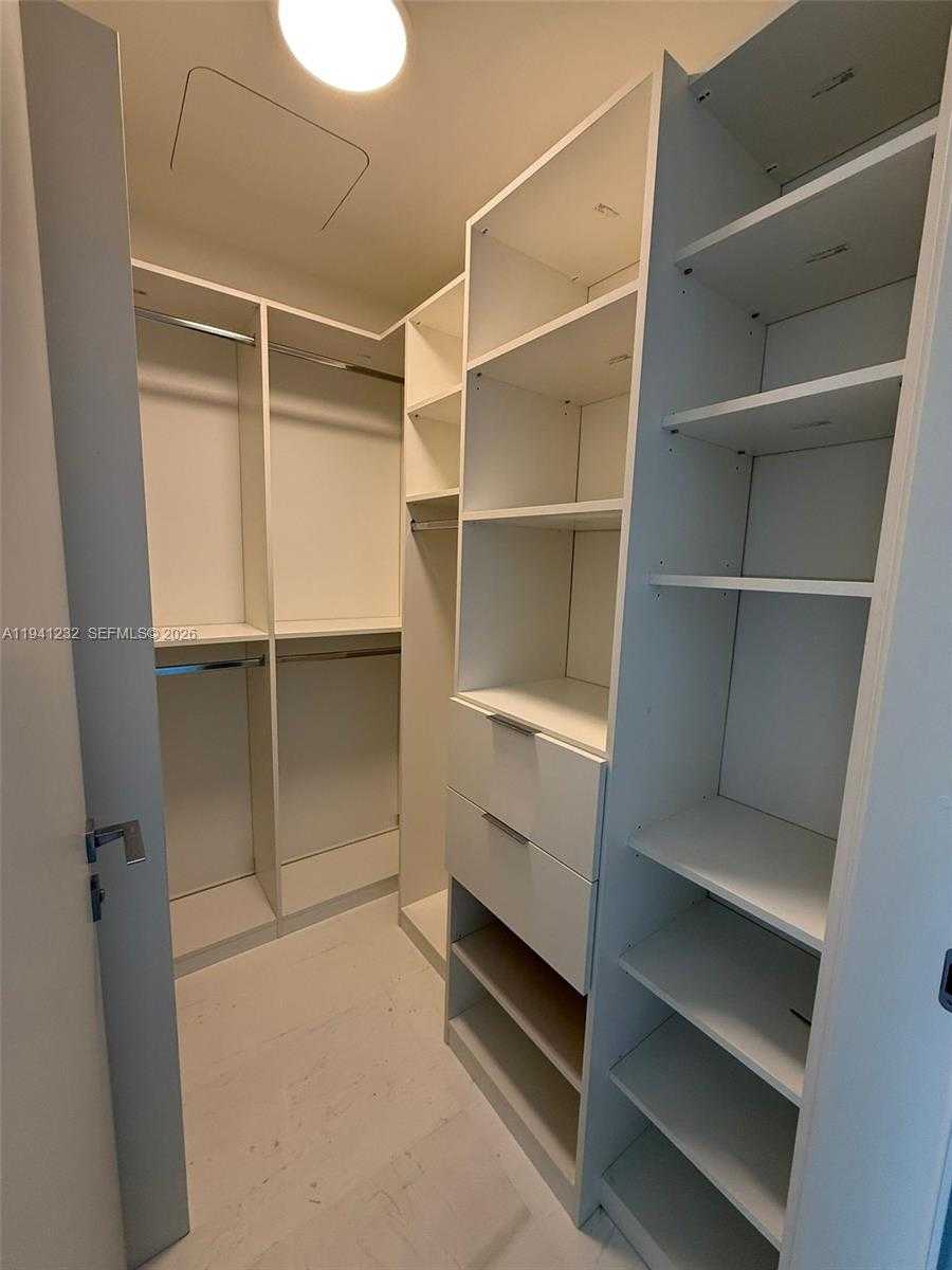 Small Image of 300 BISCAYNE BLVD WAY #1908W, Miami Number 11