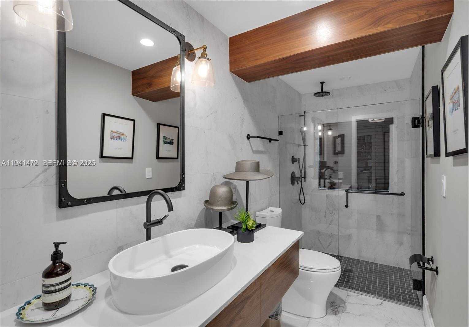 Small Image of 1030 MANATI AVE, Coral Gables Number 14