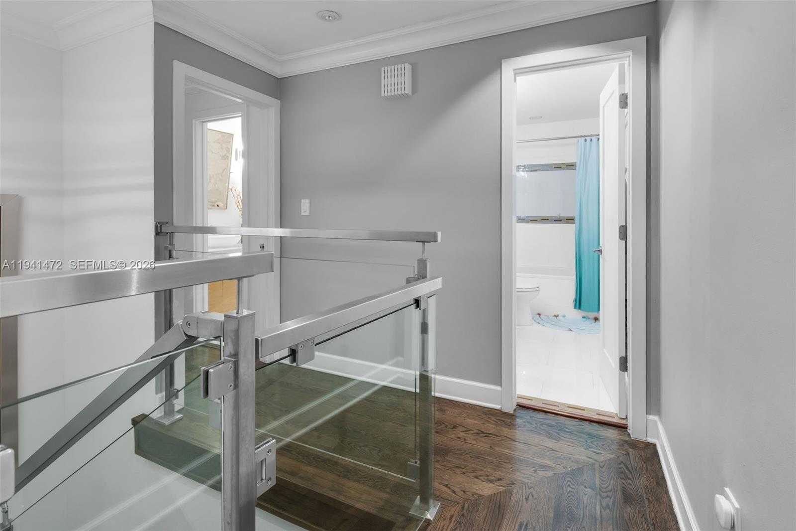 Small Image of 1030 MANATI AVE, Coral Gables Number 16