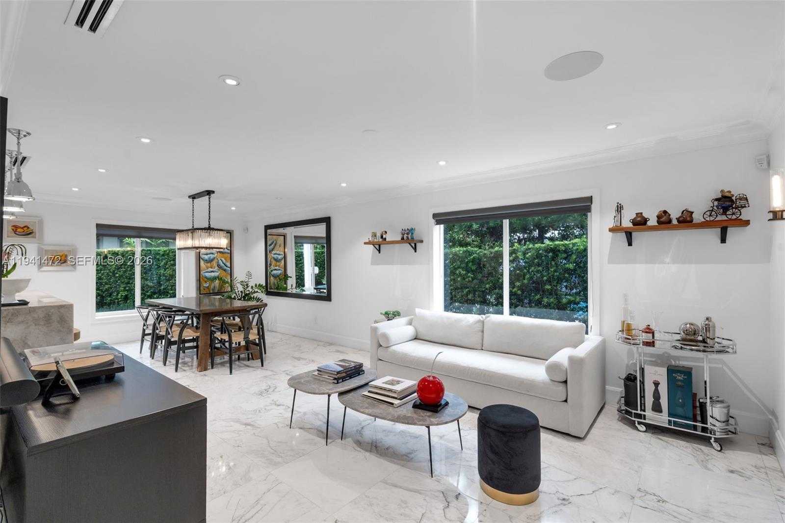 Small Image of 1030 MANATI AVE, Coral Gables Number 3