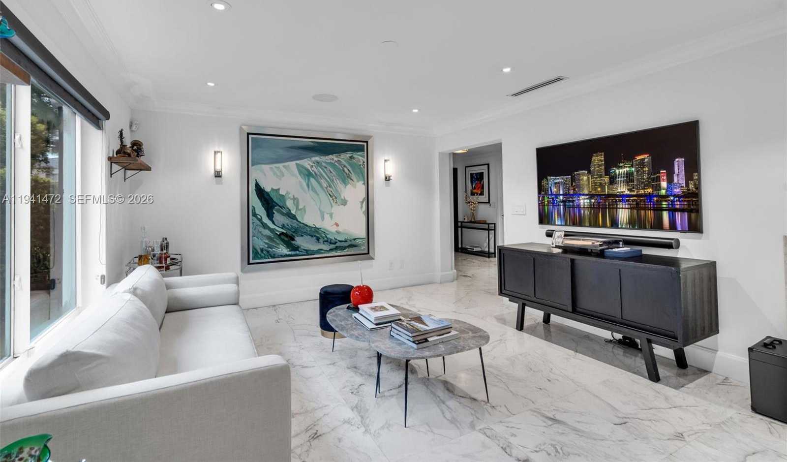 Small Image of 1030 MANATI AVE, Coral Gables Number 4