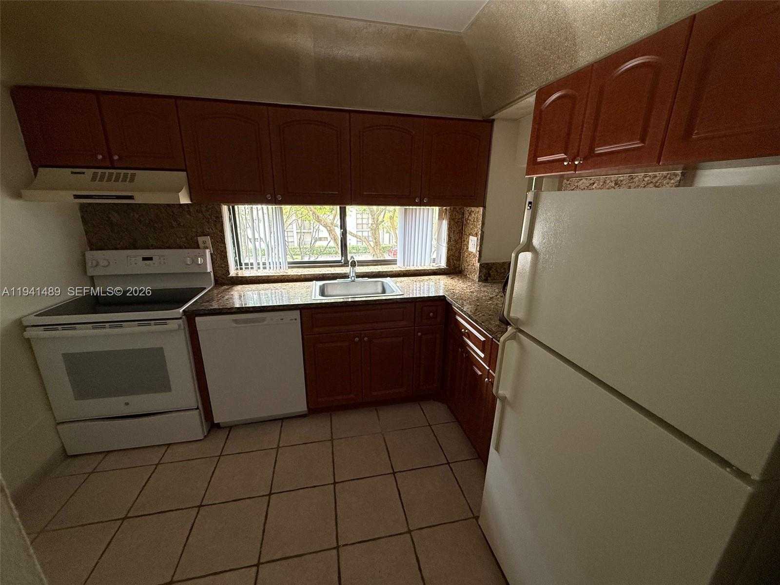 Small Image of 16919 NORTH BAY RD #314, Sunny Isles Beach Number 24