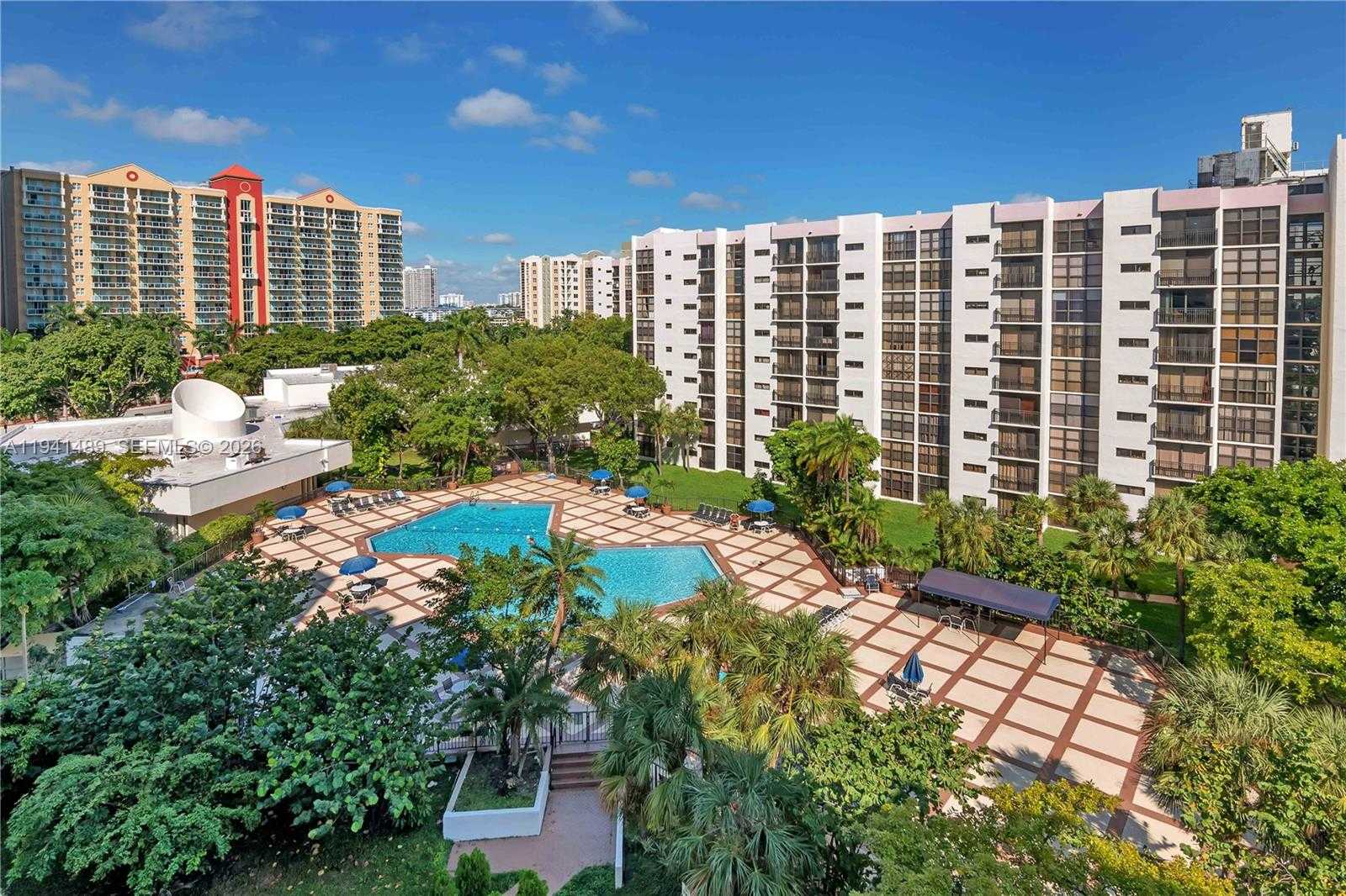 Small Image of 16919 NORTH BAY RD #314, Sunny Isles Beach Number 5