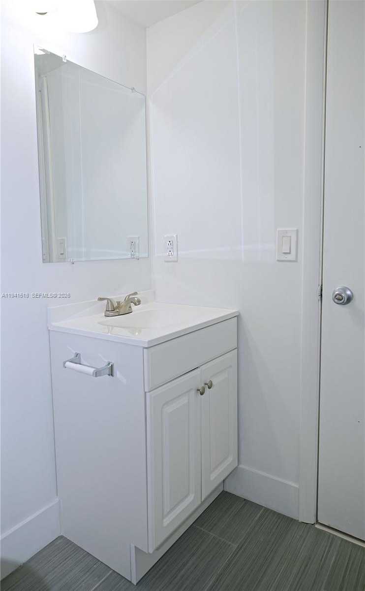 Small Image of 17425 NORTH WEST 67TH PL #B-13, Hialeah Number 22