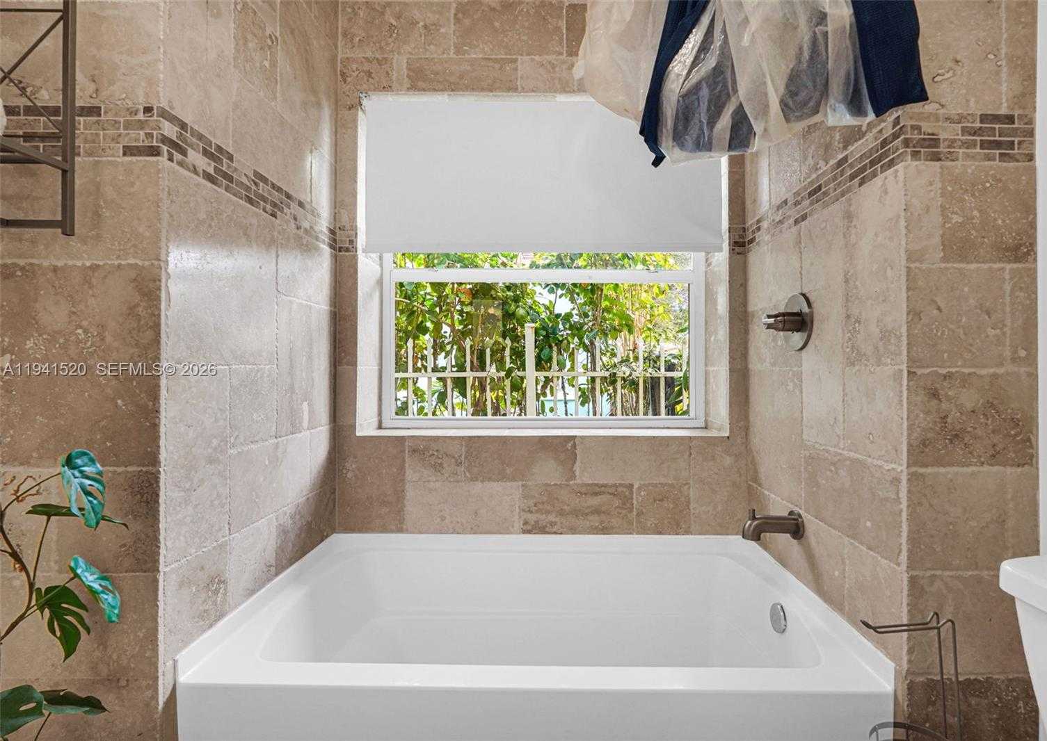 Small Image of 37 NORTH WEST 47TH ST, Miami Number 17