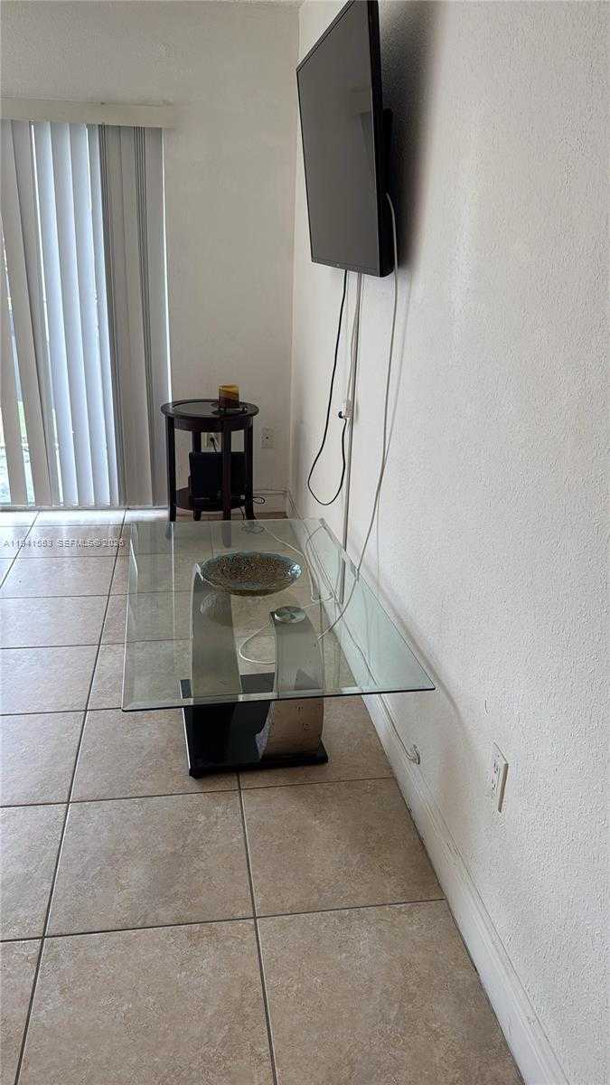 Small Image of 4920 NORTH WEST 79TH AVE #204, Doral Number 5