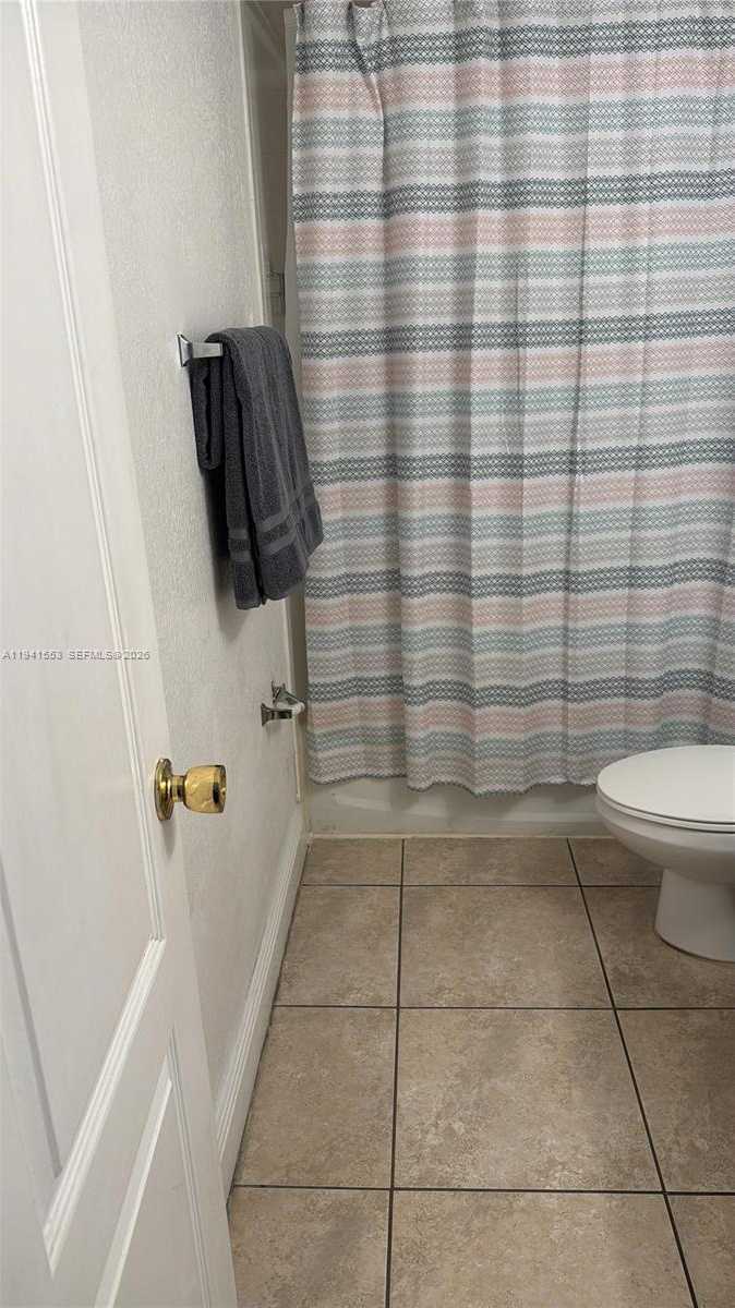 Small Image of 4920 NORTH WEST 79TH AVE #204, Doral Number 7