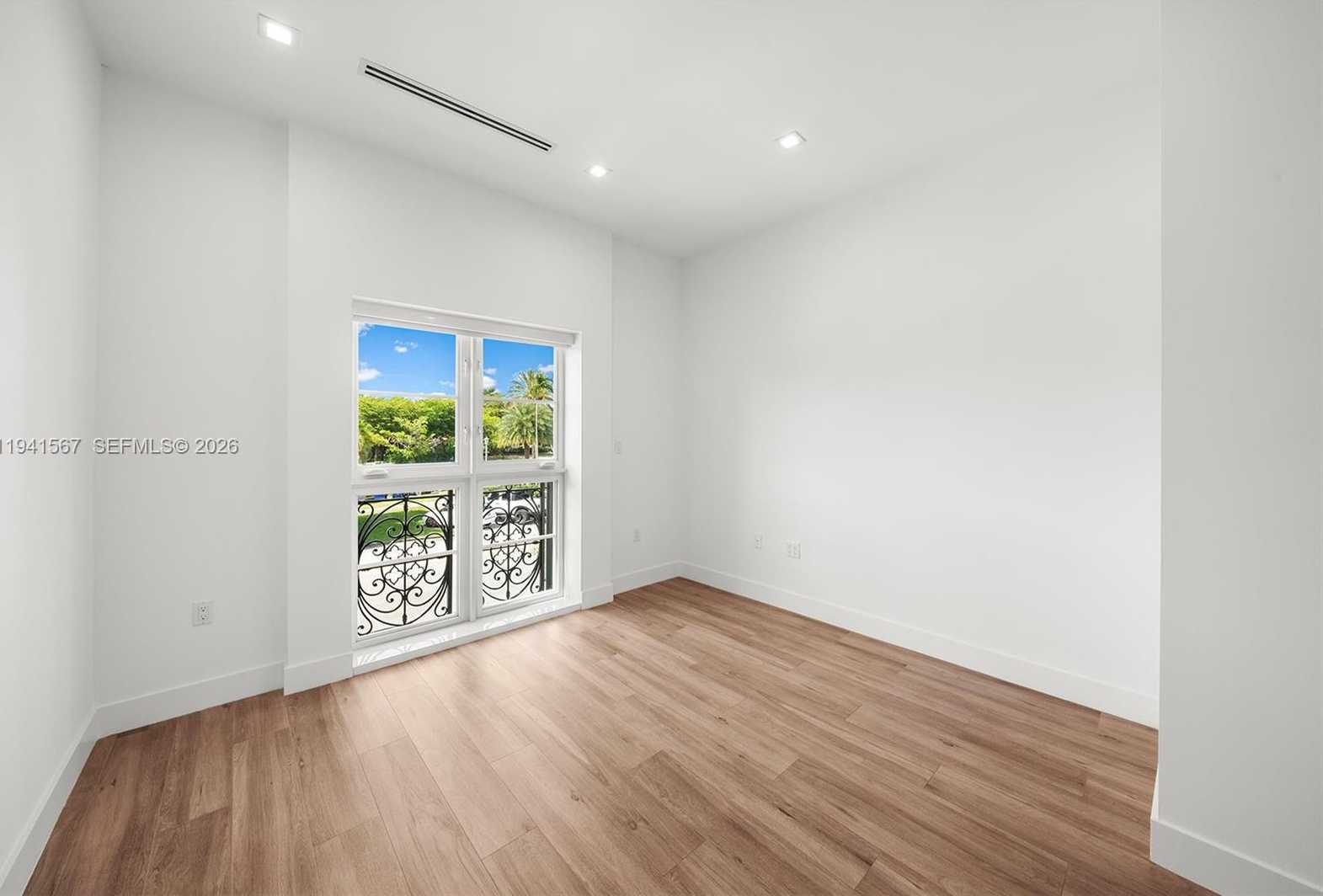 Small Image of 315 SANTANDER AVE #311, Coral Gables Number 33