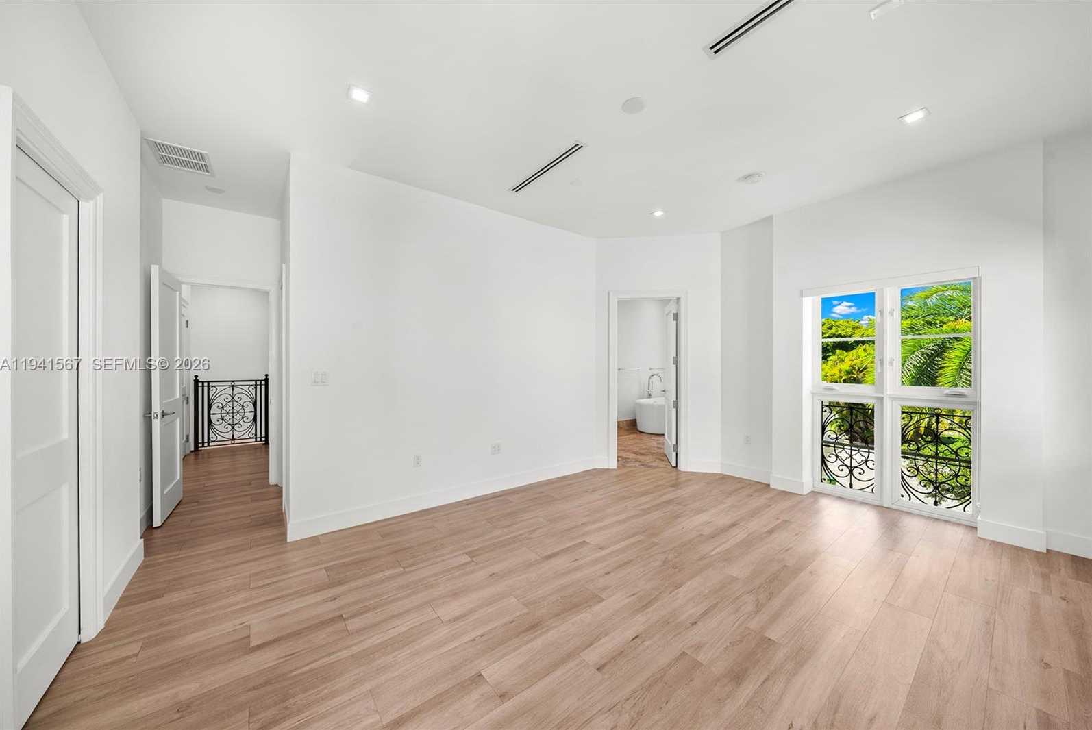 Small Image of 315 SANTANDER AVE #311, Coral Gables Number 39