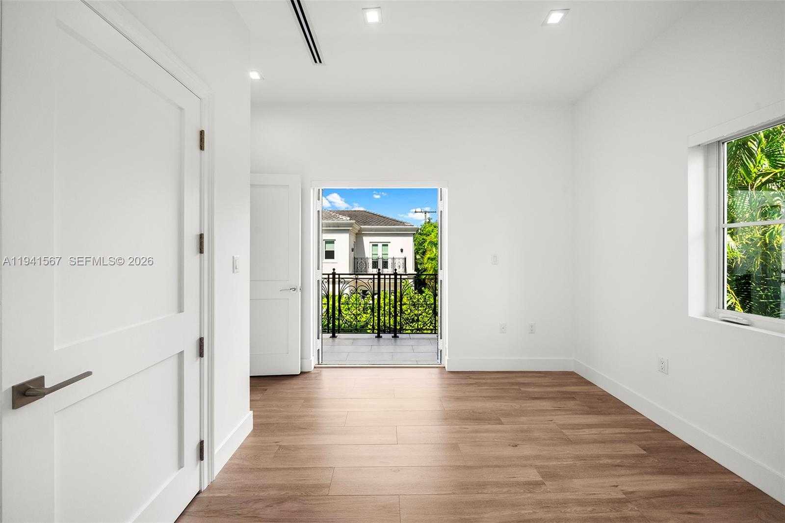 Small Image of 315 SANTANDER AVE #311, Coral Gables Number 47