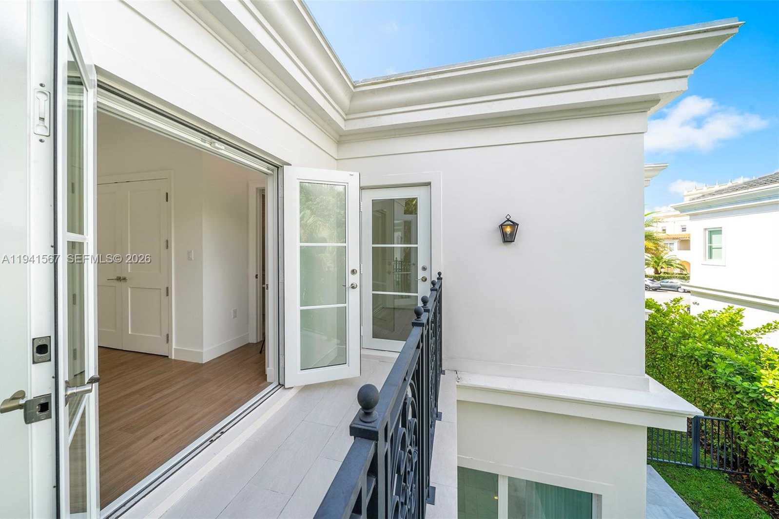 Small Image of 315 SANTANDER AVE #311, Coral Gables Number 52