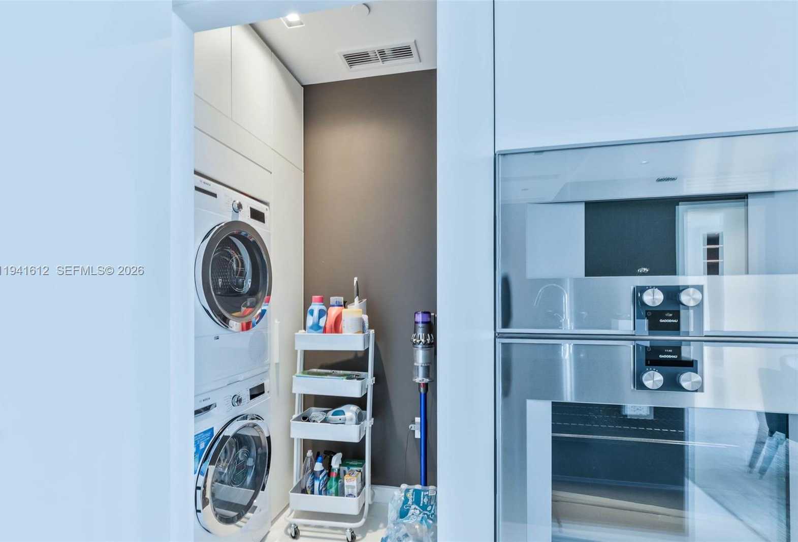 Small Image of 300 BISCAYNE BOULEVARD WAY #5105W, Miami Number 12