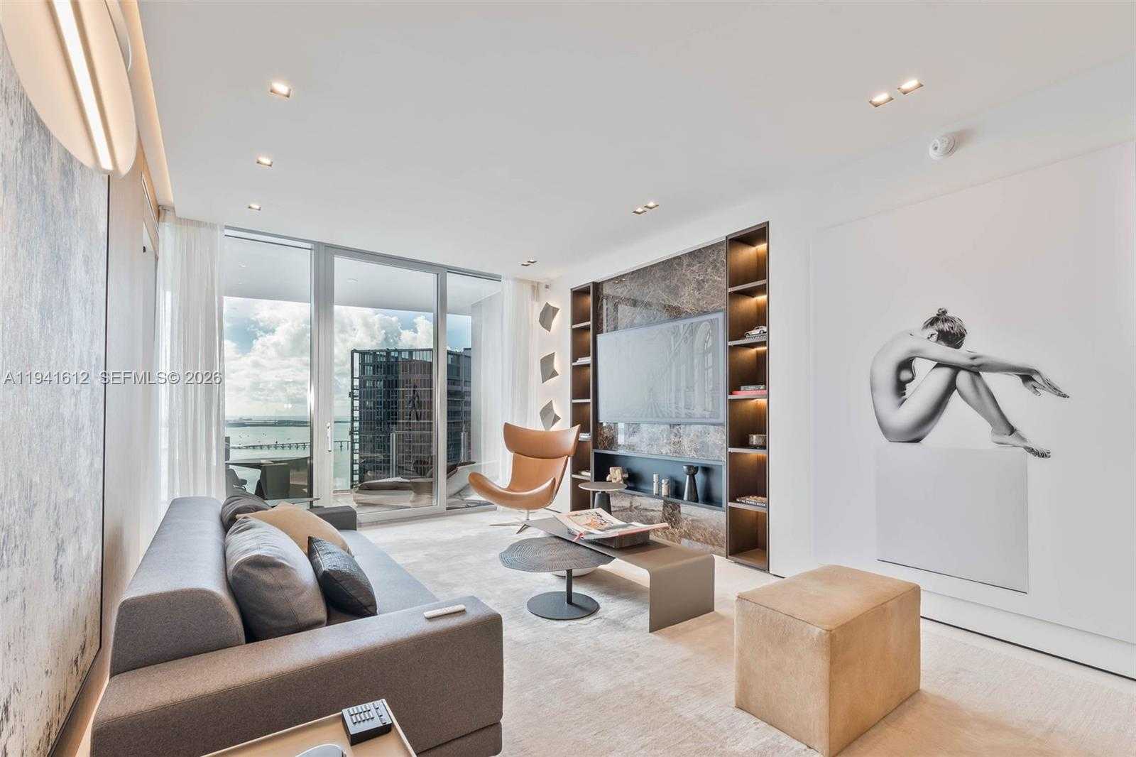 Small Image of 300 BISCAYNE BOULEVARD WAY #5105W, Miami Number 19
