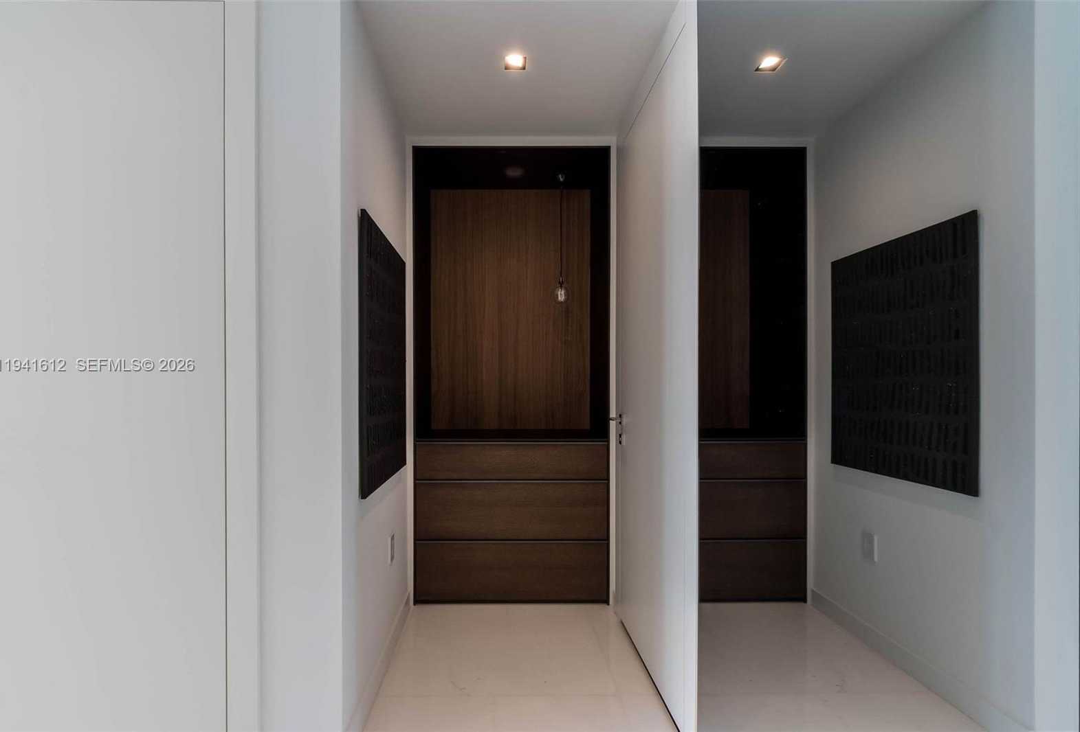 Small Image of 300 BISCAYNE BOULEVARD WAY #5105W, Miami Number 24