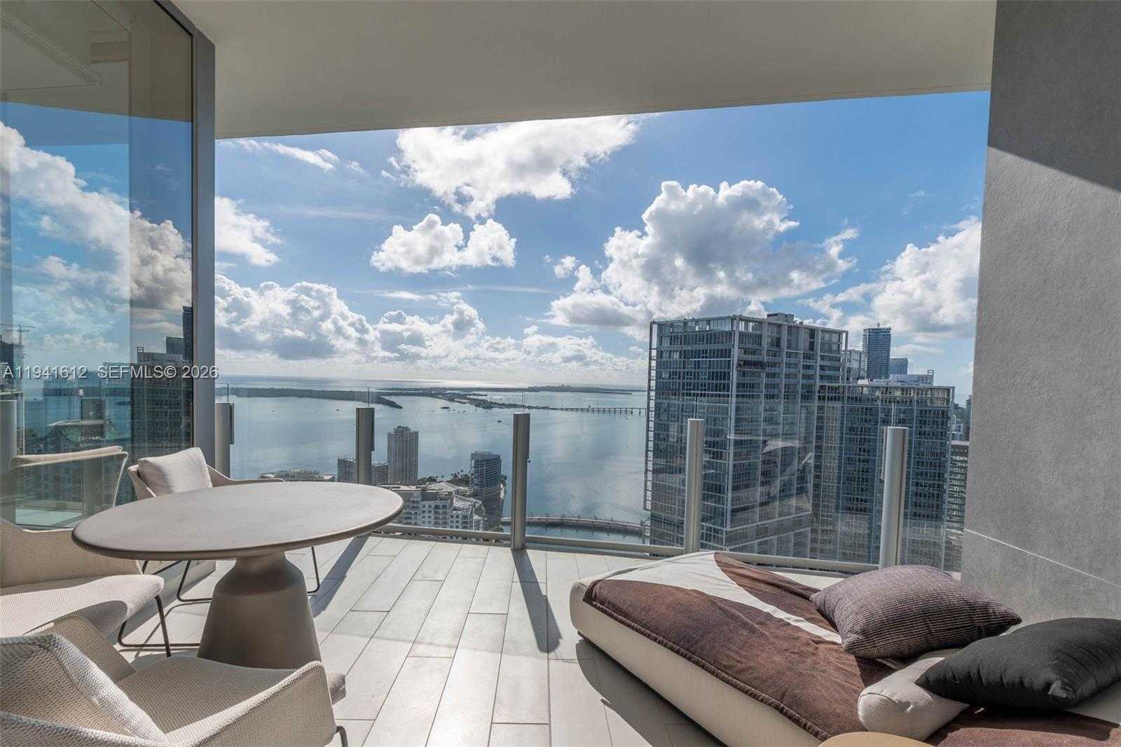 Small Image of 300 BISCAYNE BOULEVARD WAY #5105W, Miami Number 3