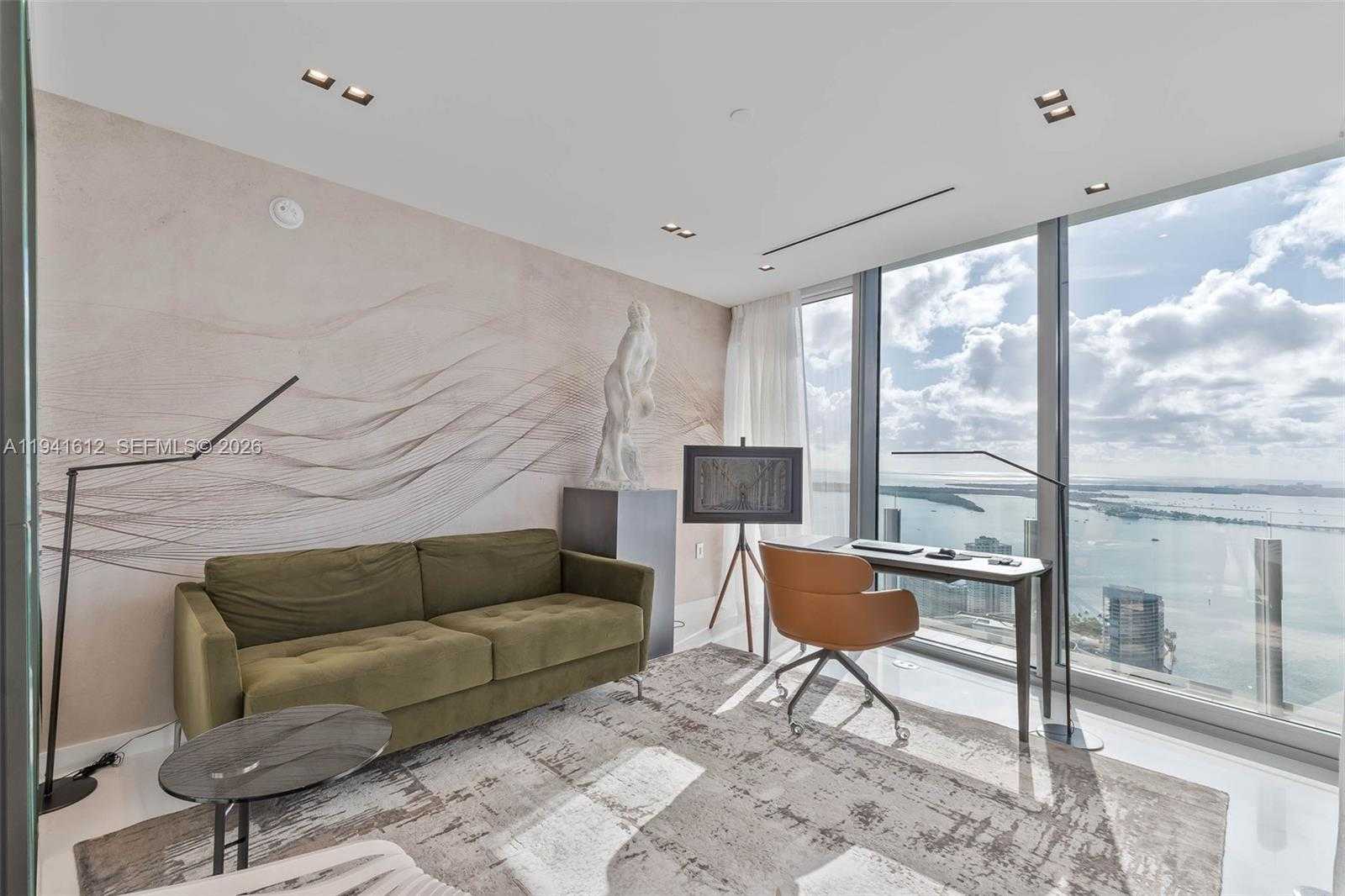 Small Image of 300 BISCAYNE BOULEVARD WAY #5105W, Miami Number 31
