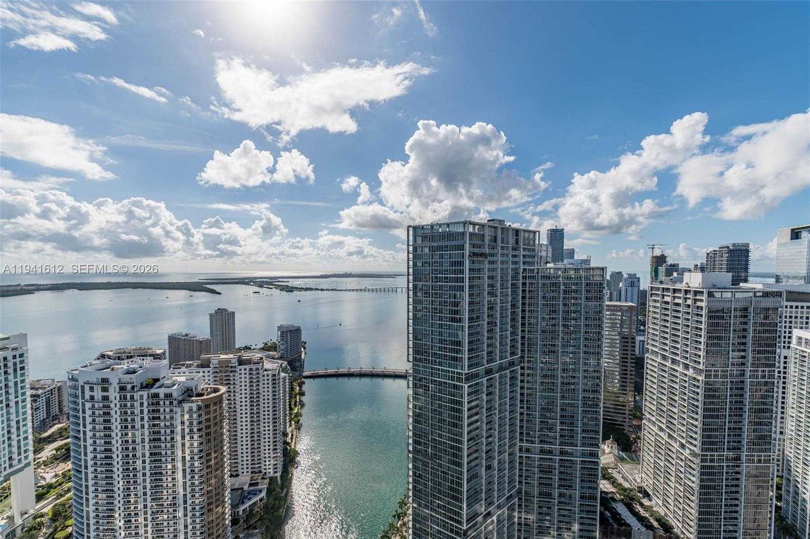 Small Image of 300 BISCAYNE BOULEVARD WAY #5105W, Miami Number 4