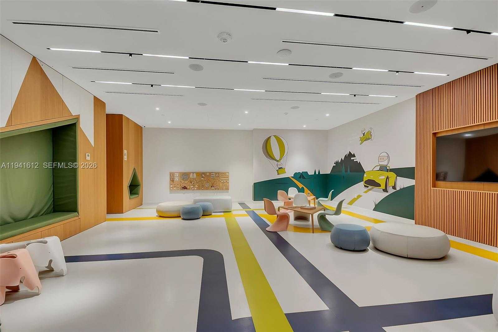 Small Image of 300 BISCAYNE BOULEVARD WAY #5105W, Miami Number 64