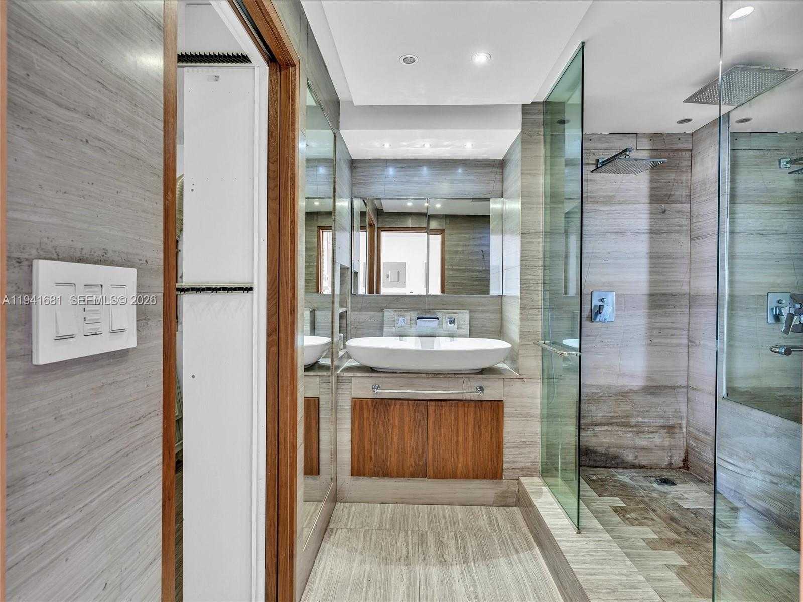 Small Image of 401 OCEAN DR #1103, Miami Beach Number 16