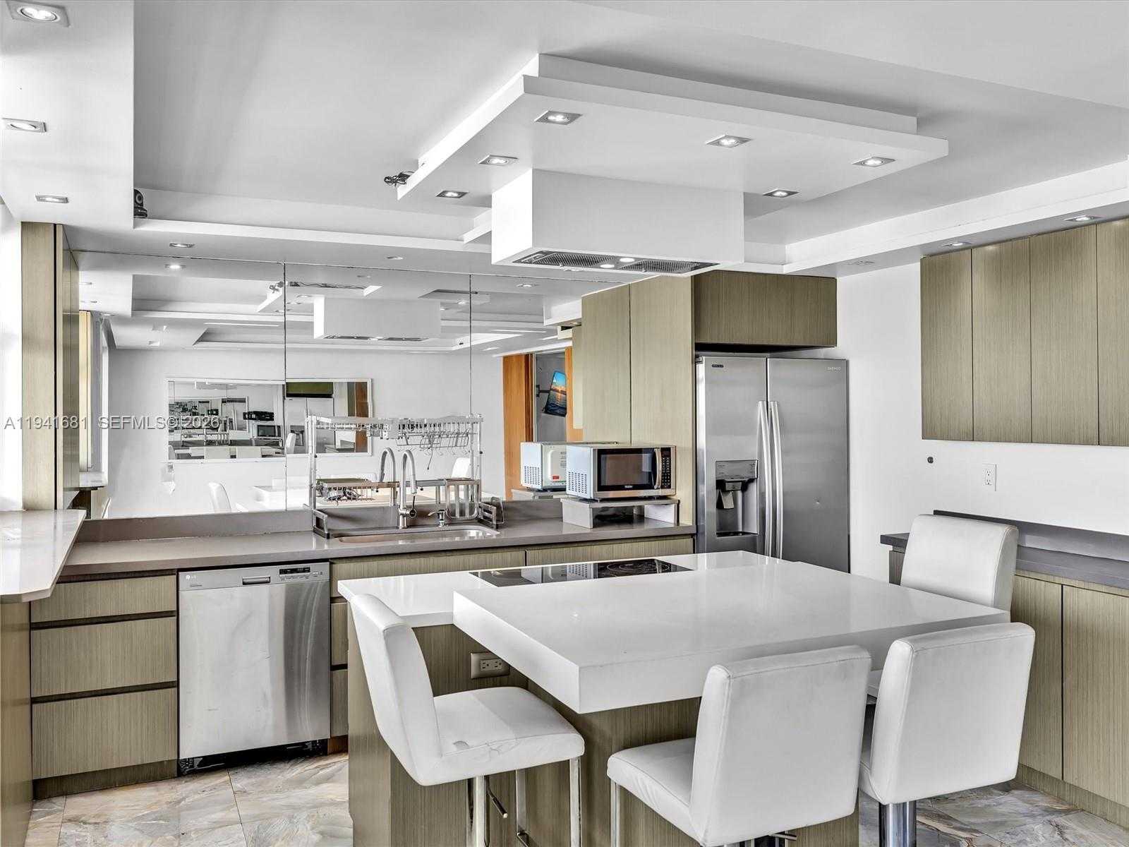 Small Image of 401 OCEAN DR #1103, Miami Beach Number 21