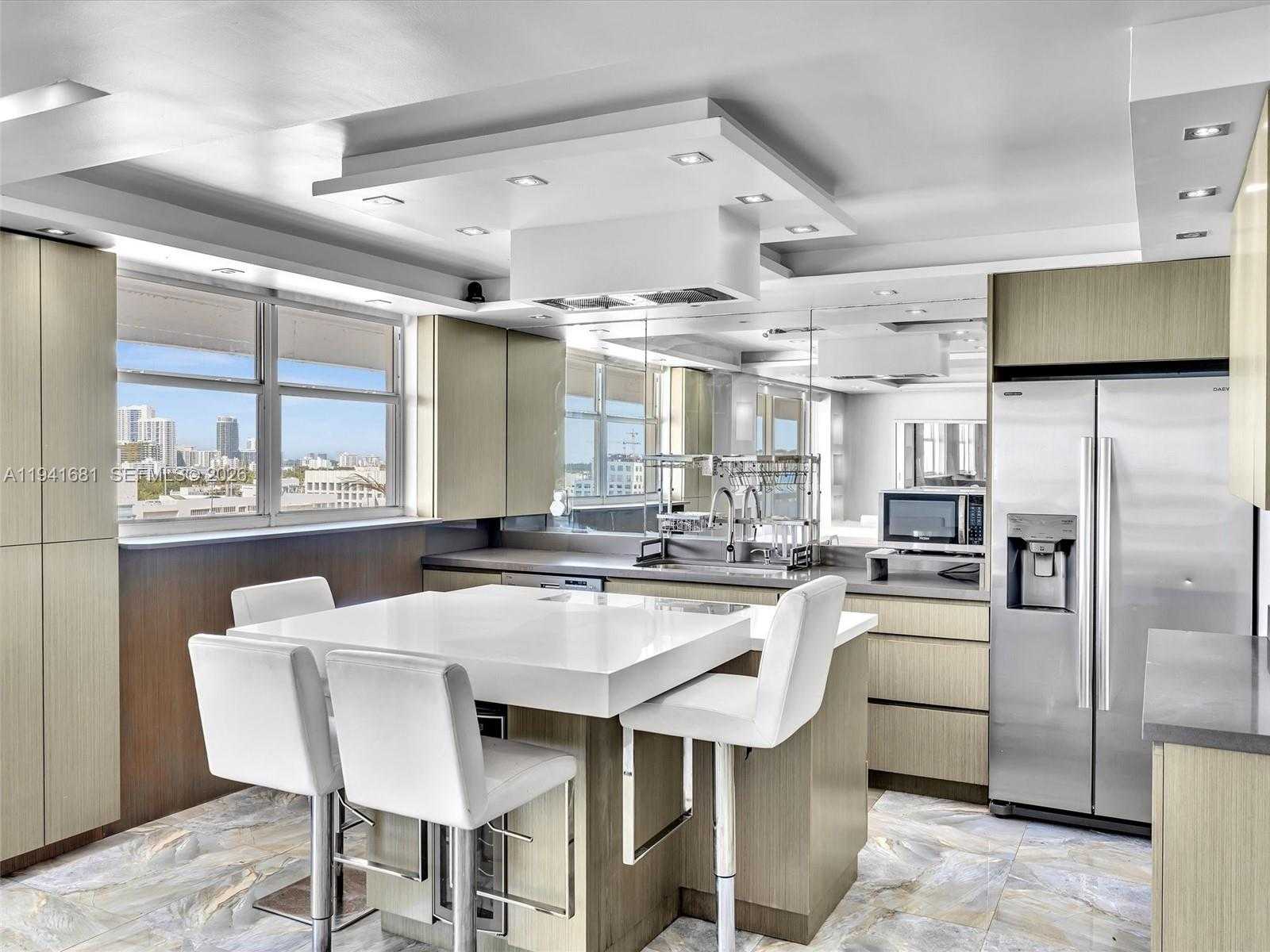 Small Image of 401 OCEAN DR #1103, Miami Beach Number 3