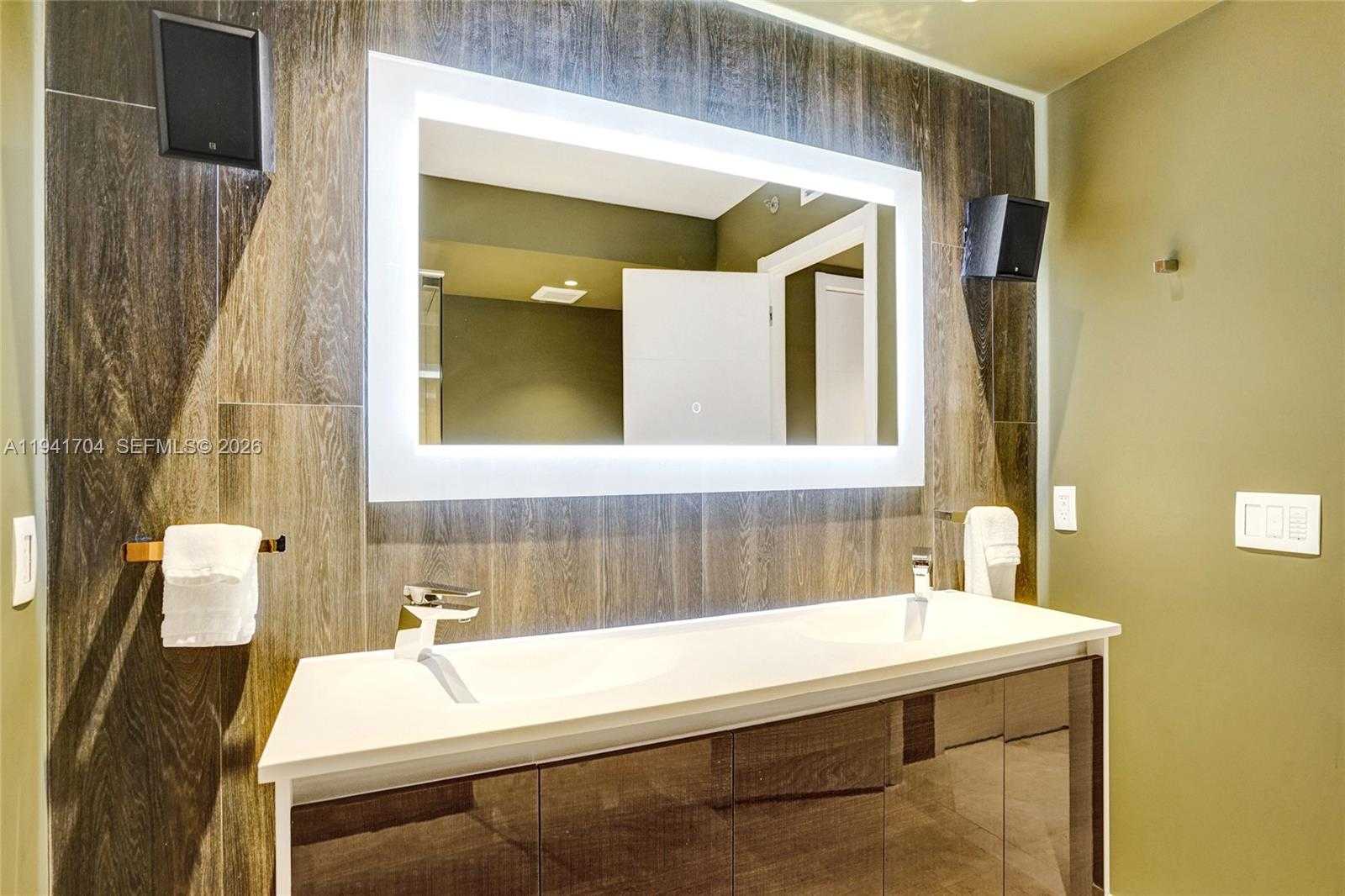 Small Image of 1800 SOUTH OCEAN DR #4403, Hallandale Beach Number 26