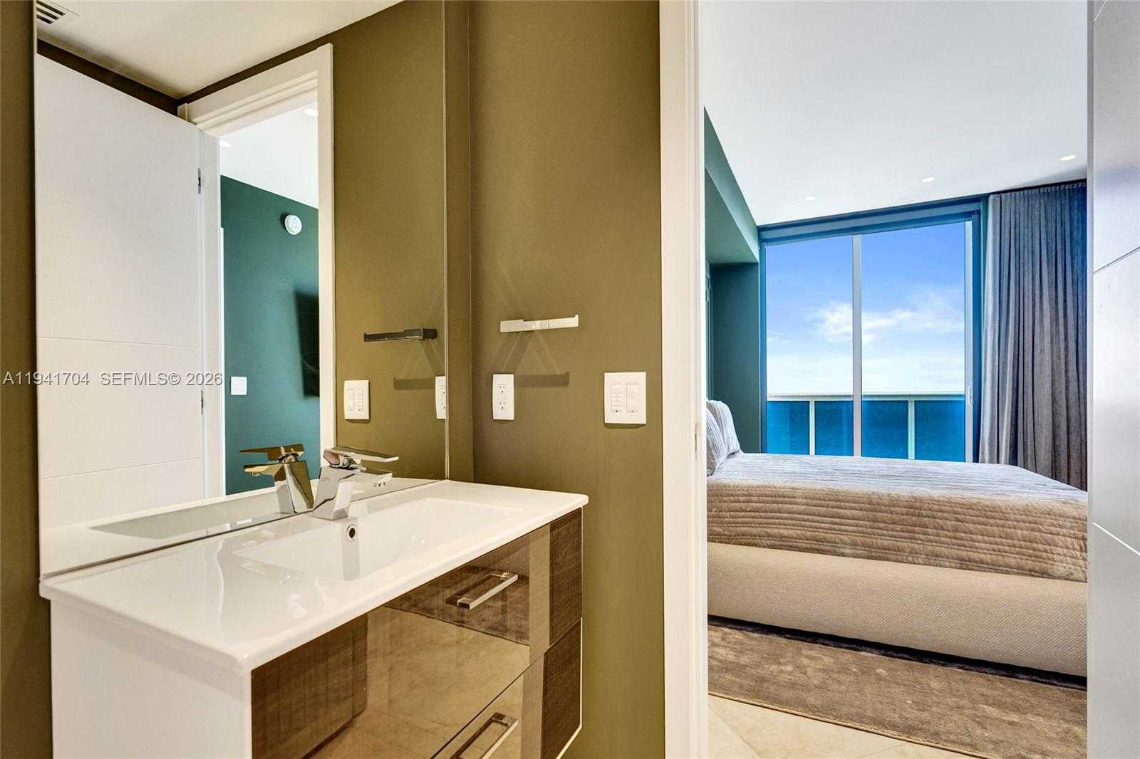 Small Image of 1800 SOUTH OCEAN DR #4403, Hallandale Beach Number 30