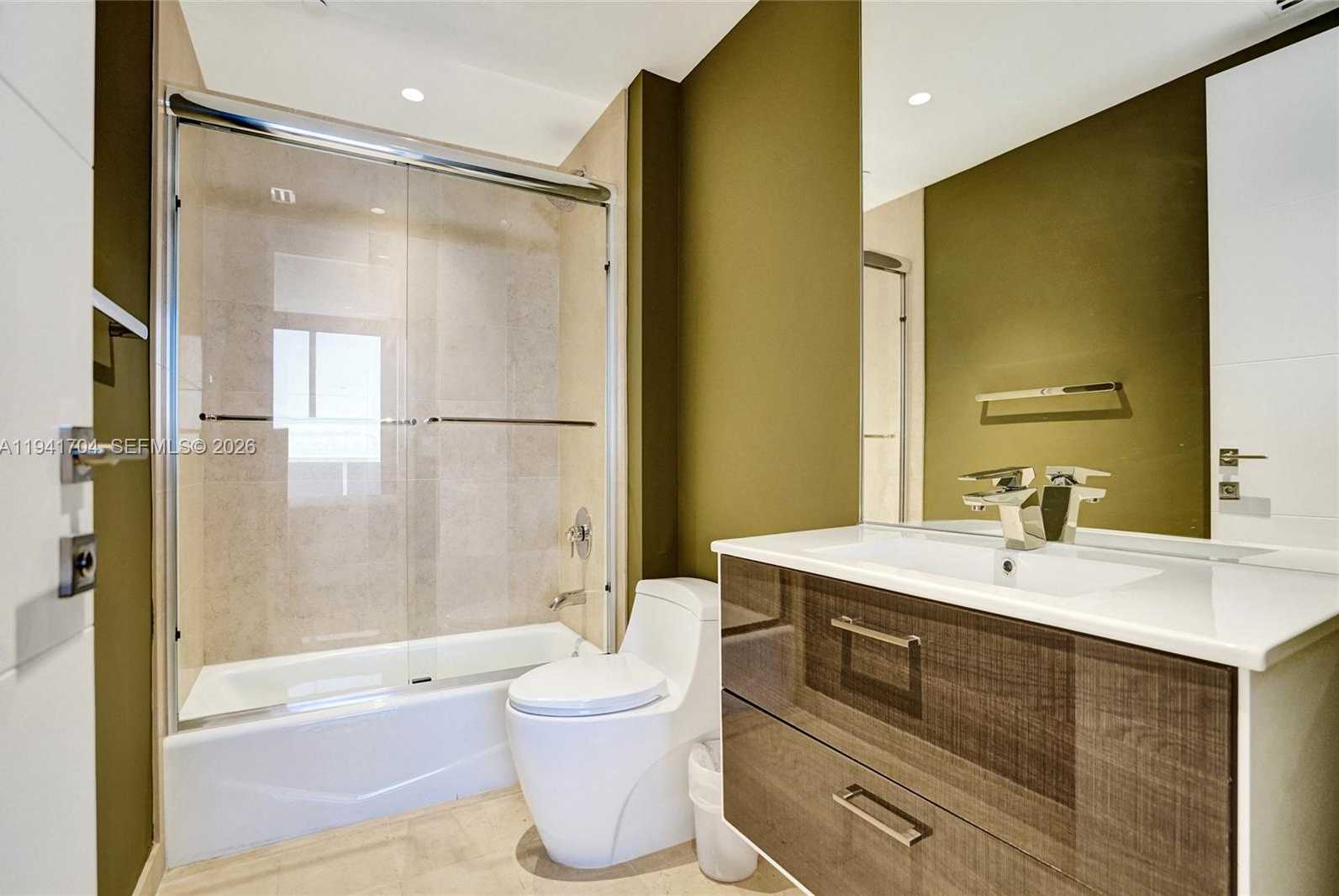 Small Image of 1800 SOUTH OCEAN DR #4403, Hallandale Beach Number 31