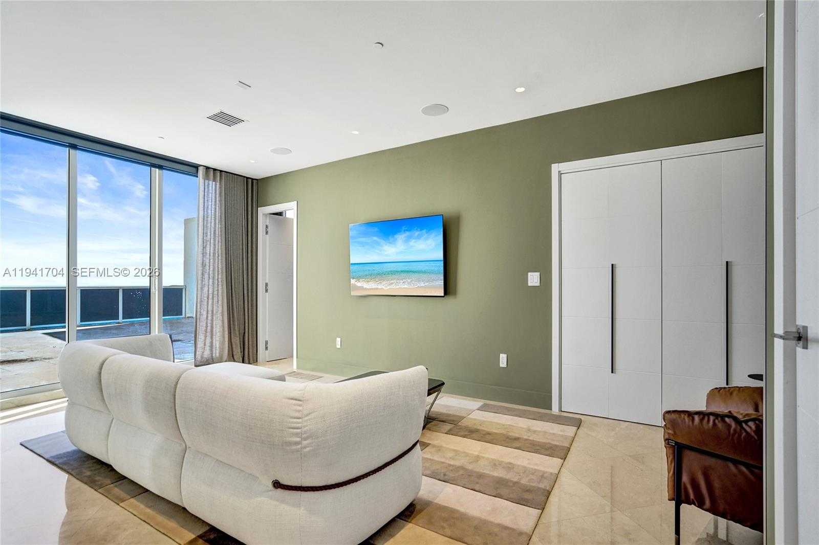 Small Image of 1800 SOUTH OCEAN DR #4403, Hallandale Beach Number 39