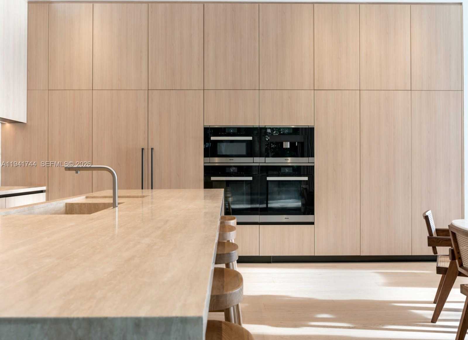 Small Image of 28 WEST DILIDO DR, Miami Beach Number 10