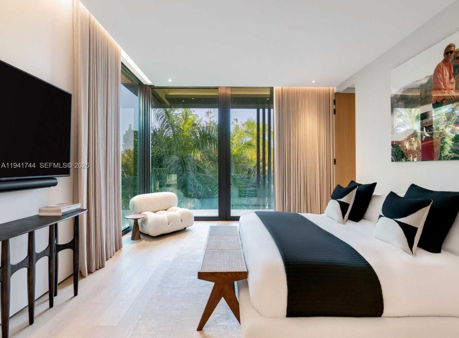 Small Image of 28 WEST DILIDO DR, Miami Beach Number 25