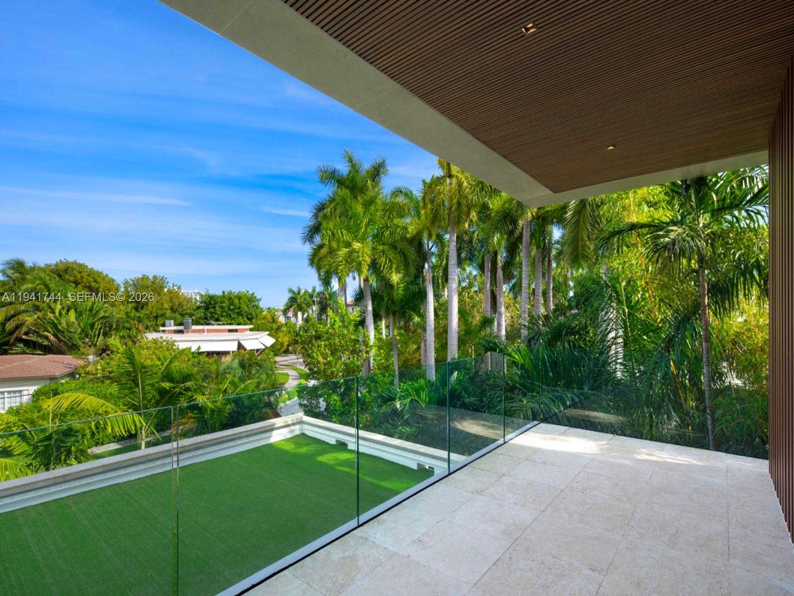 Small Image of 28 WEST DILIDO DR, Miami Beach Number 27