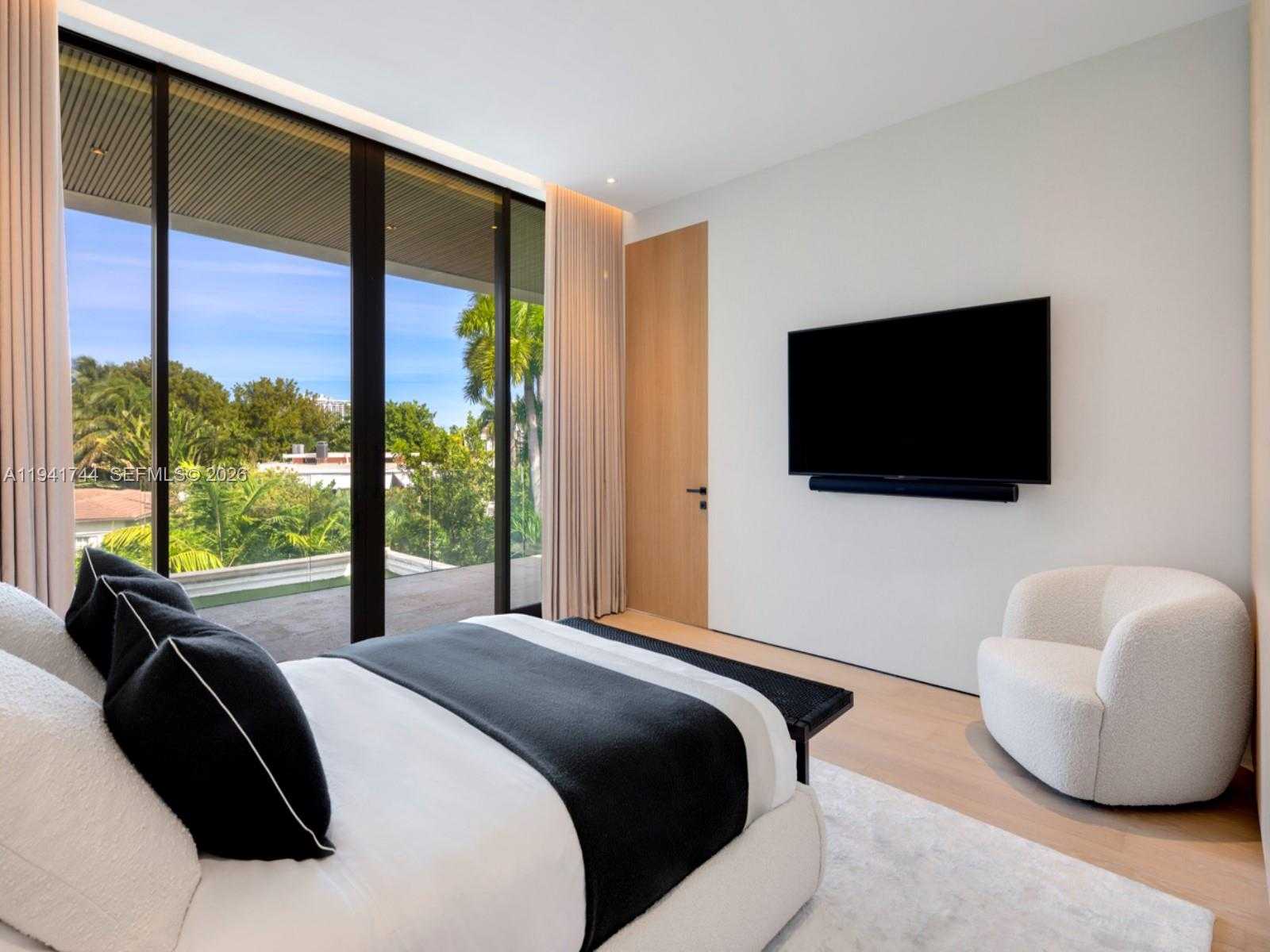 Small Image of 28 WEST DILIDO DR, Miami Beach Number 28