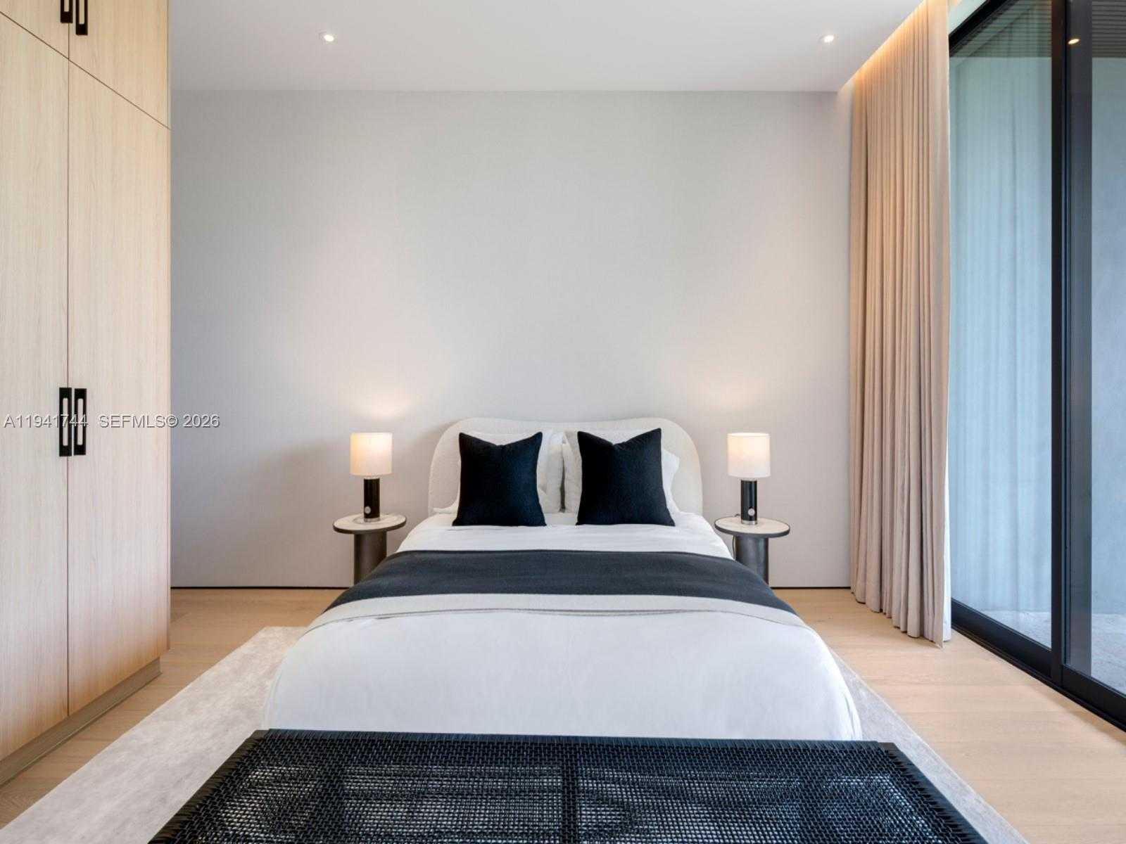 Small Image of 28 WEST DILIDO DR, Miami Beach Number 29