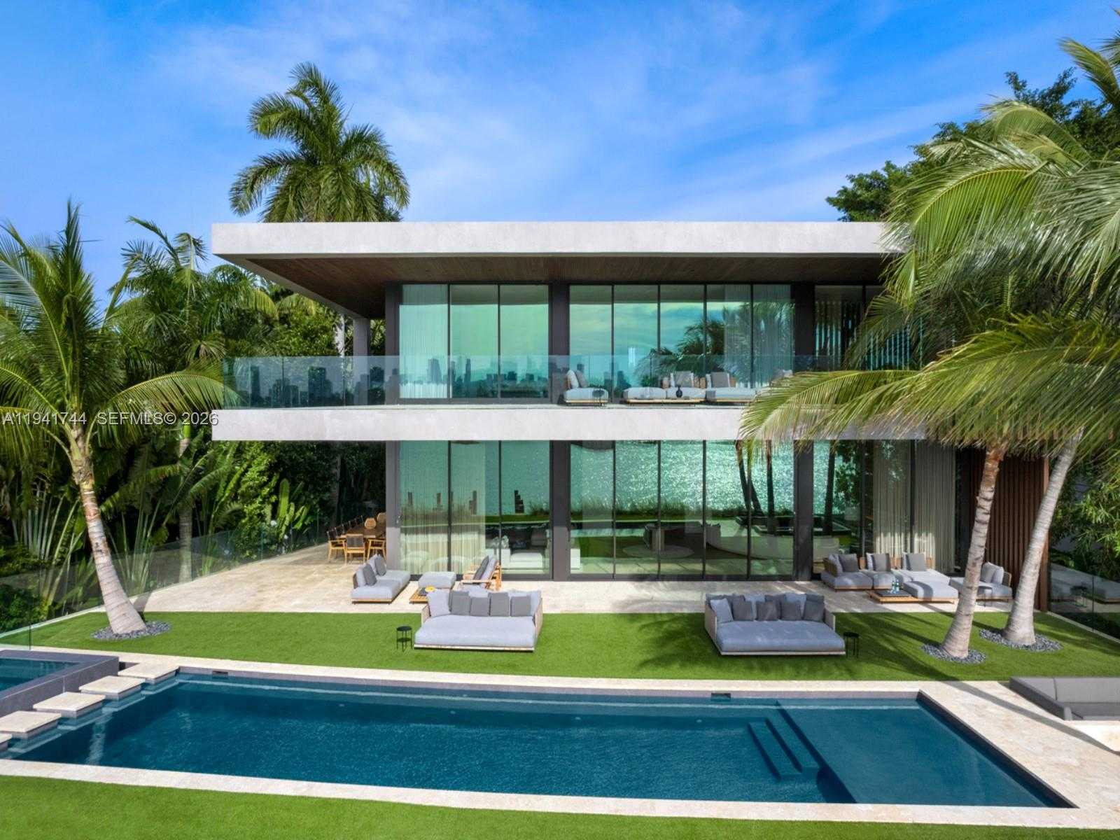 Small Image of 28 WEST DILIDO DR, Miami Beach Number 33