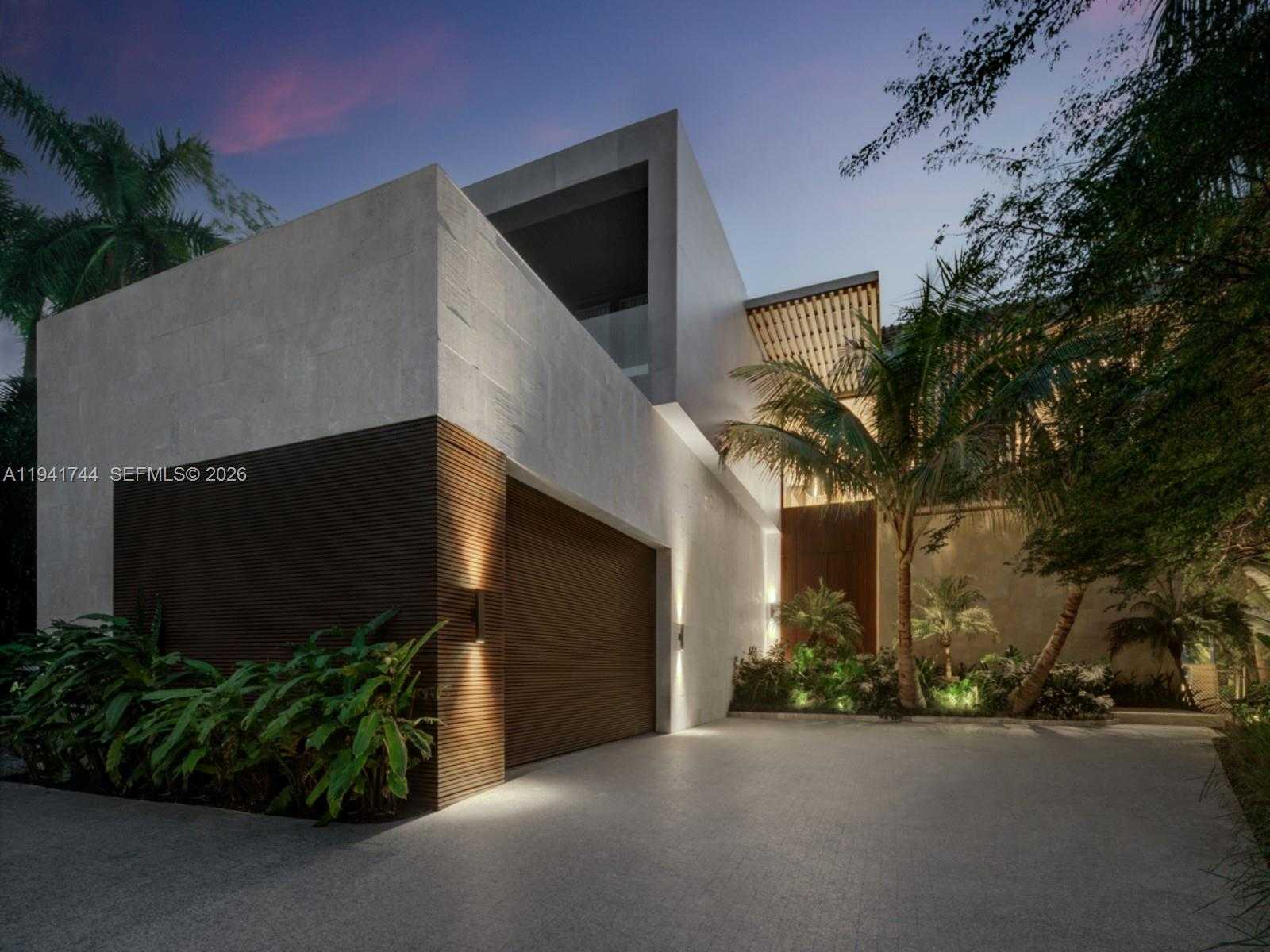 Small Image of 28 WEST DILIDO DR, Miami Beach Number 39