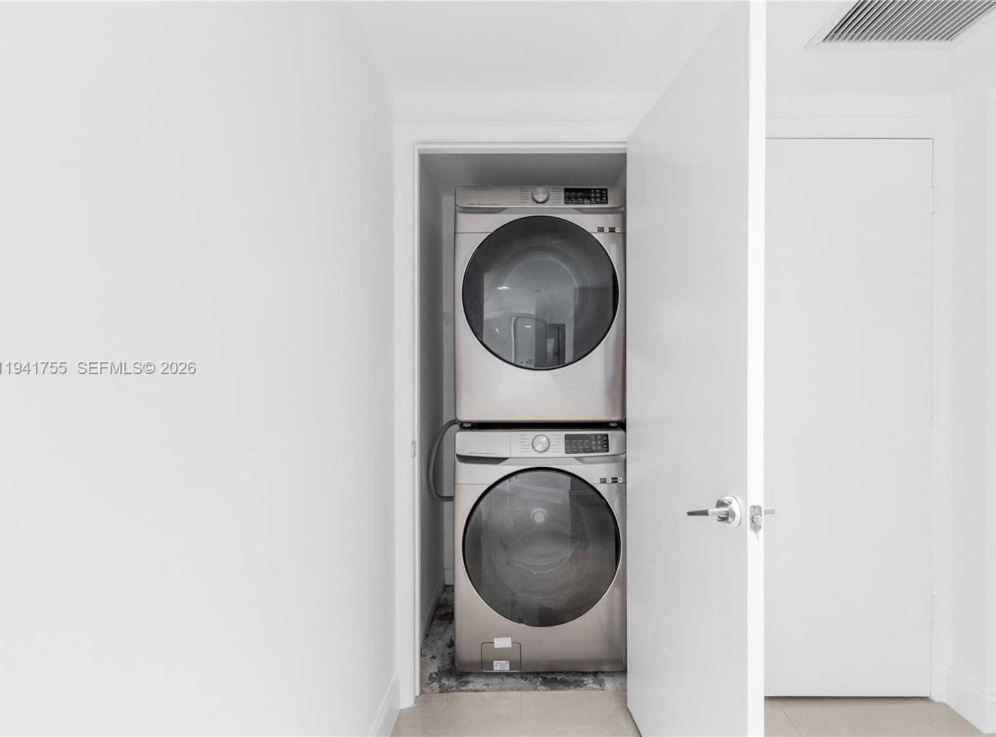 Small Image of 55 SOUTH EAST 6 ST #1202, Miami Number 14