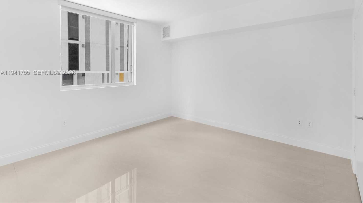 Small Image of 55 SOUTH EAST 6 ST #1202, Miami Number 18